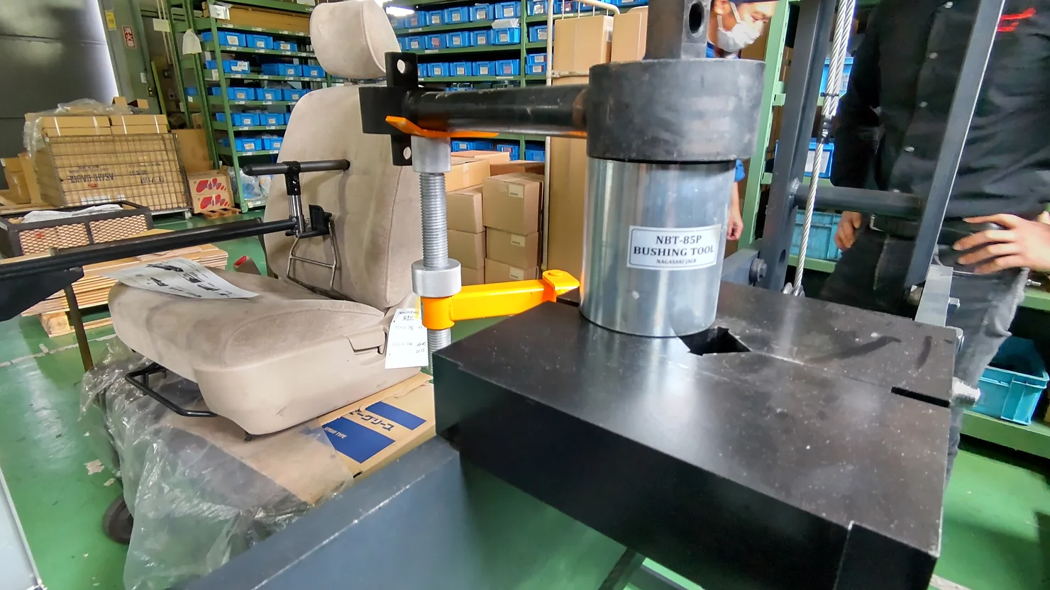 長崎ジャッキ製プレスサポート｜愛知県西尾市にある自動車用機械工具・試験機、その他各種工具の販売店　有限会社　ナガサキ